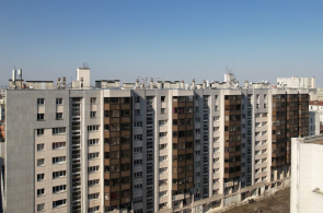 225 logements sont en cours de rénovation énergétique dans cette résidence de la rue Duris, dans le 19e arrondissement de Paris Photo aérienne de la résidence de la rue Duris avant le début des travaux