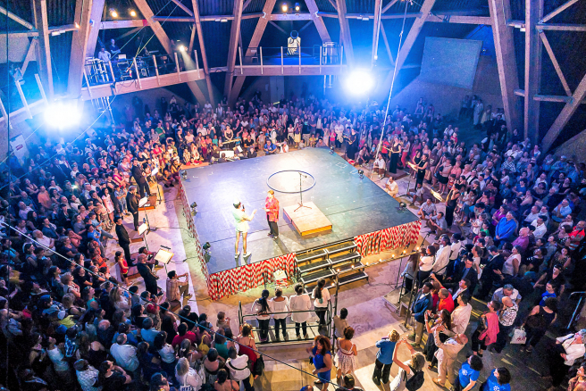 Le Plus petit cirque du monde est situé à Bagneux