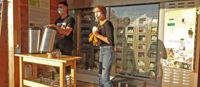 Entre Saveur et Jardin a mis en place un distributeur de soupes fraîches en Essonne Entre Saveur et Jardin a mis en place un distributeur de soupes fraîches en Essonne